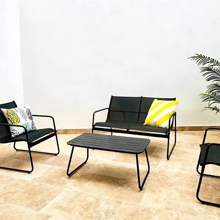 Backyard 1 Apartament *